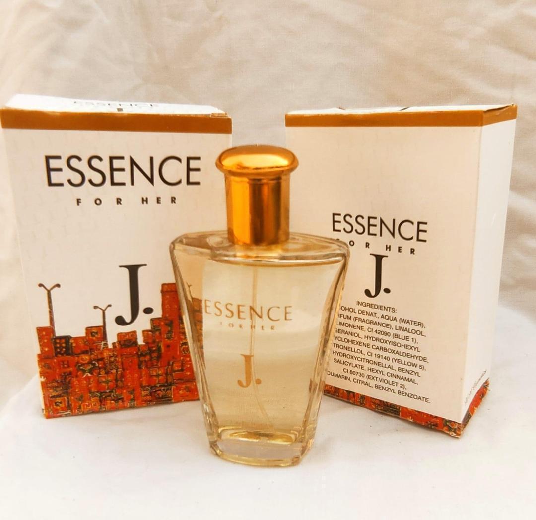 Essence Refreshing Floral Perfume - Long Lasting - 100ml